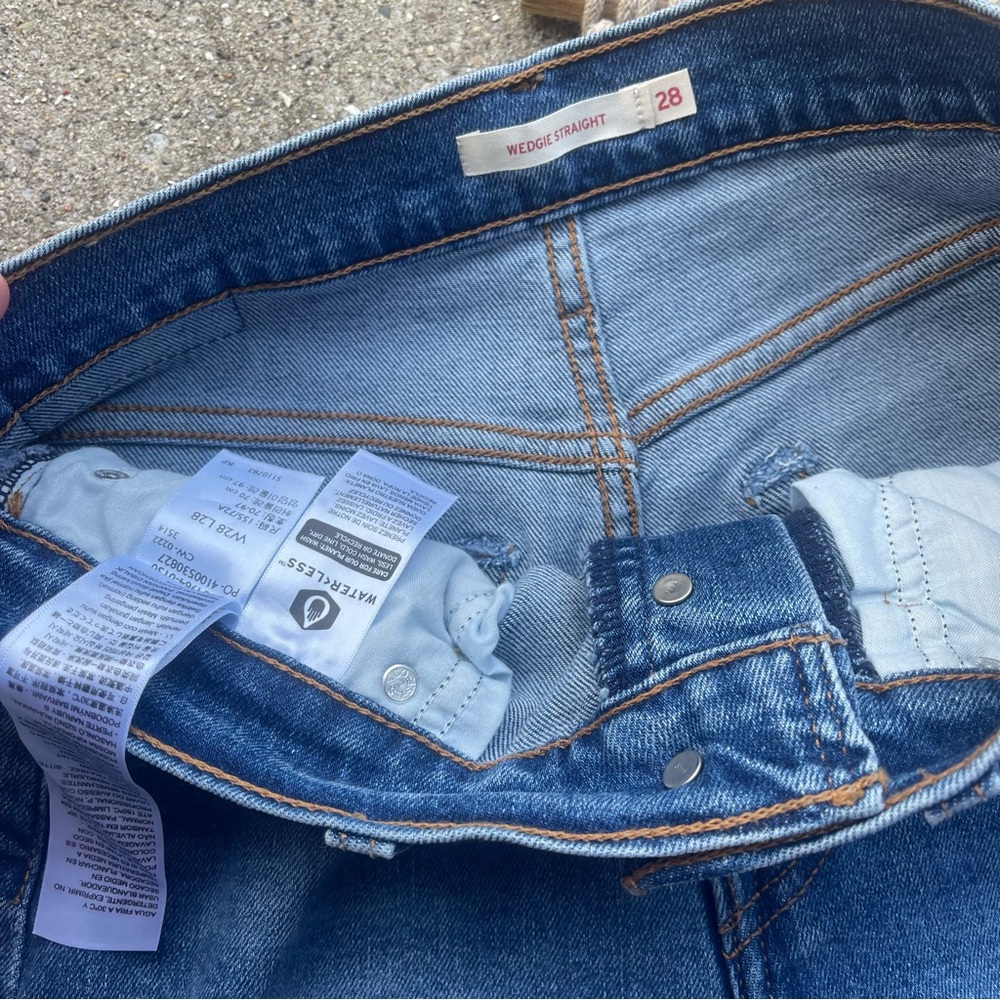 Levi’s High Rise Cropped Wedgie Straight Jeans Size 28 - Picture 5 of 7